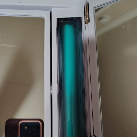 Jerdon Tri Fold Makeup Mirror with Light Settings/ Magnifying/ Outlet/ NWOB - Picture 16 of 16